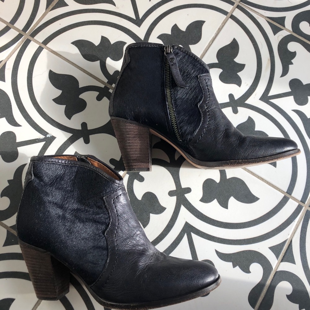 Jigsaw ankle booties